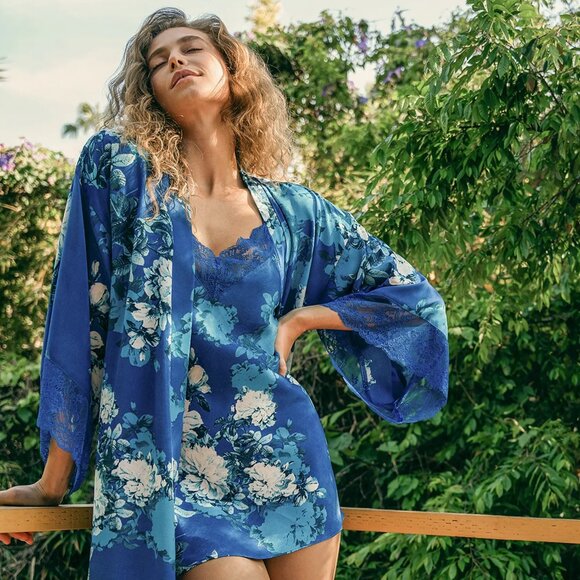 58$ In Bloom by Jonquil Floral Self-Tie Belt Satin Robe Women's Size M Eve Blue - Picture 3 of 4